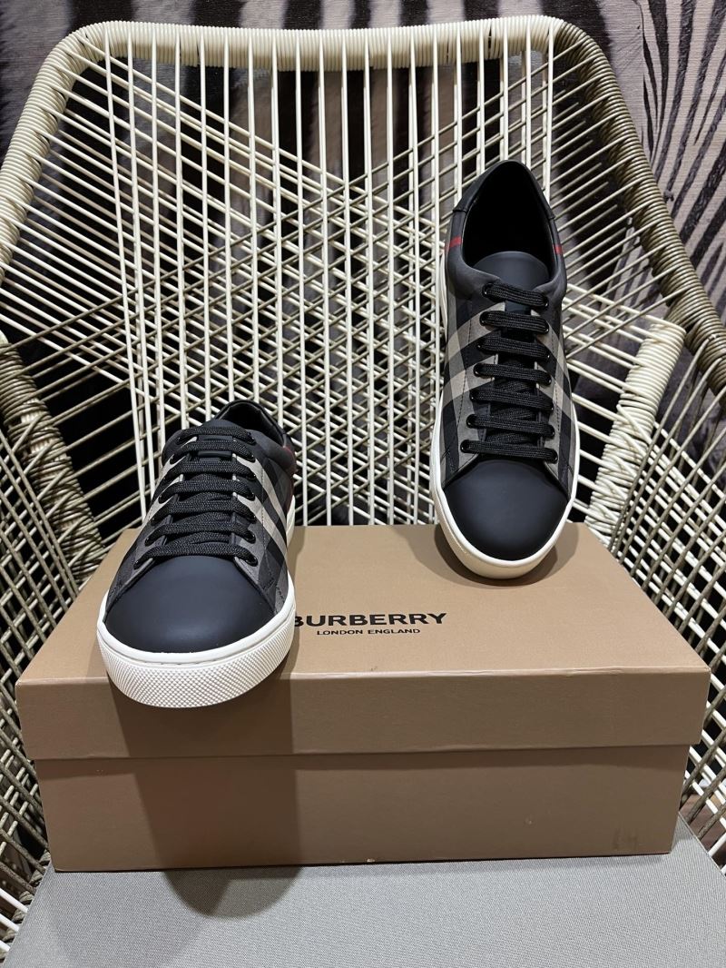 Burberry Low Shoes